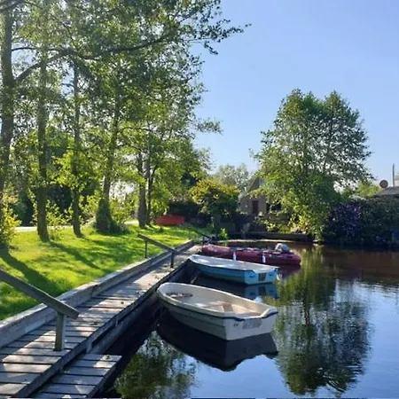 Grosses Mit Ruderboot * Sudbrookmerland