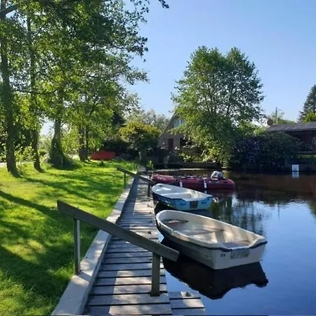 Grosses Mit Ruderboot Südbrookmerland